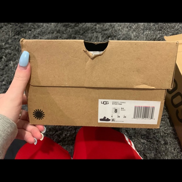 Ugg slippers - Picture 2 of 7